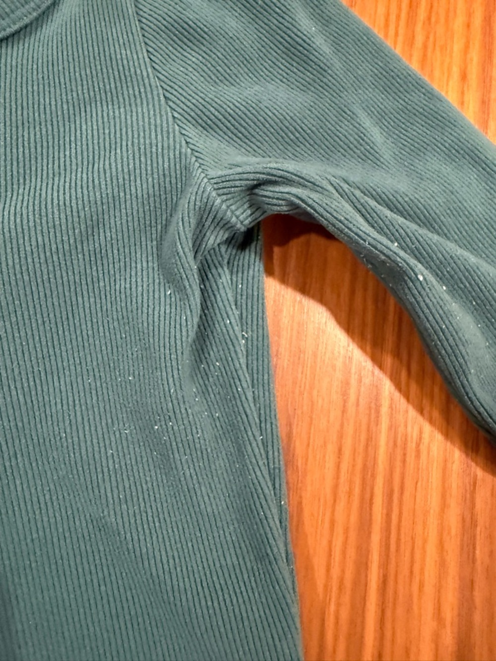 Hollister Ribbed Henley - Picture 4 of 4